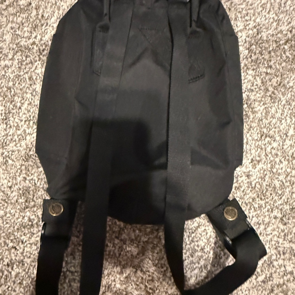 Fjallraven Kånken Classic Black Backpack - Picture 3 of 6